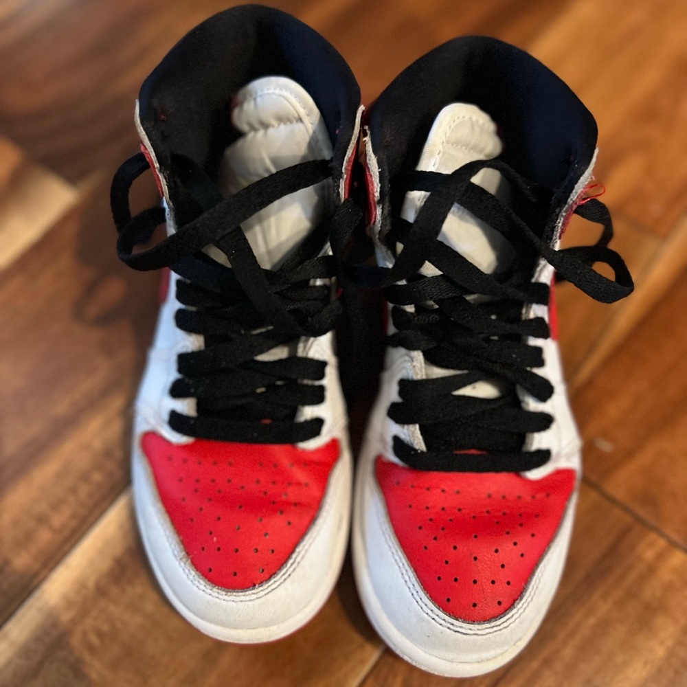 Boys Jordan Mid SE